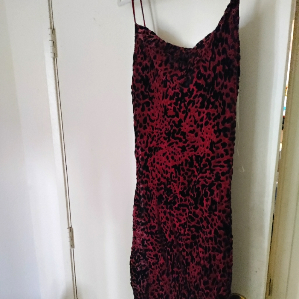 Part velvet leopard dress